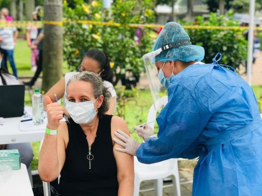 Durante el fin de semana el gobierno de la ciudad busca inmunizar otras 2.200 personas contra la COVID-19